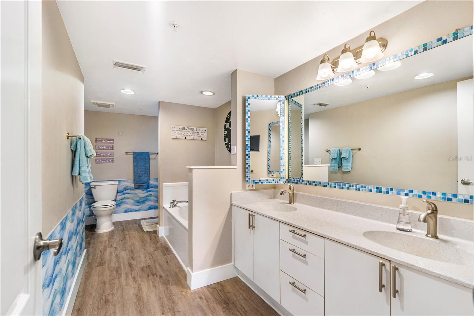 OCEANS CLOVERLEAF CONDO - Residential