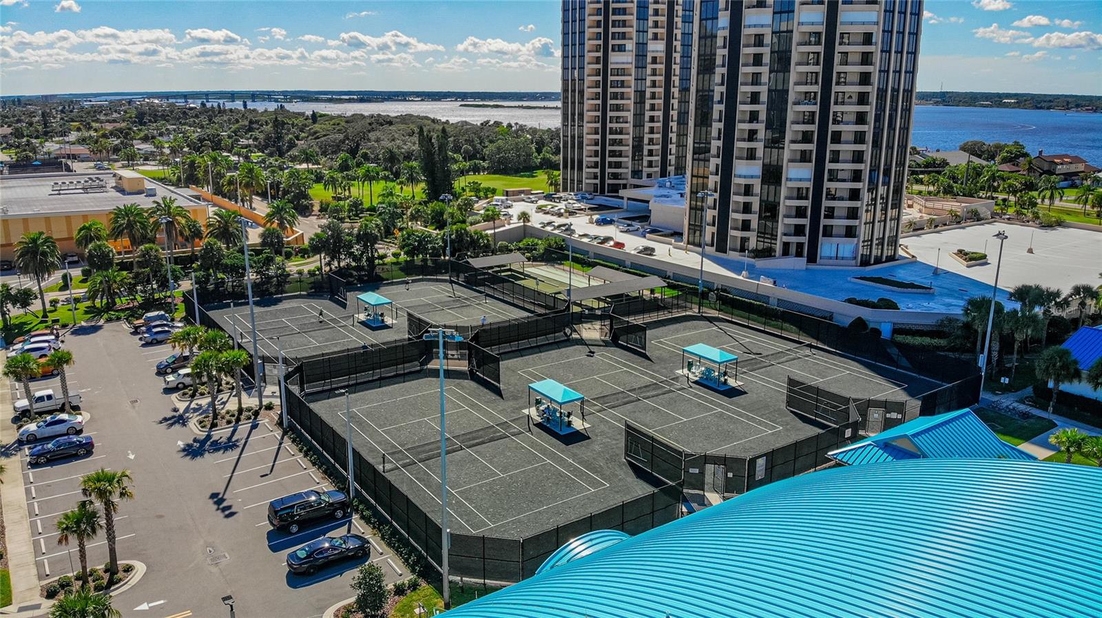 OCEANS CLOVERLEAF CONDO - Residential