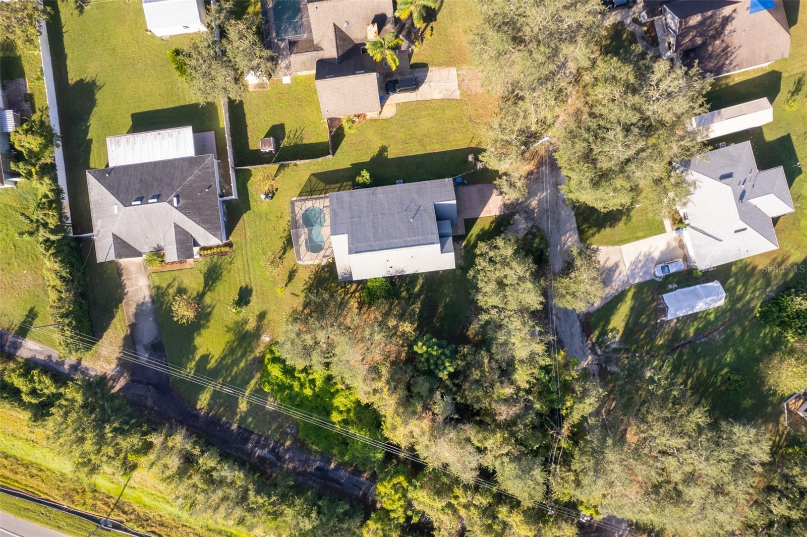709 LAKE EMERALD AVENUE