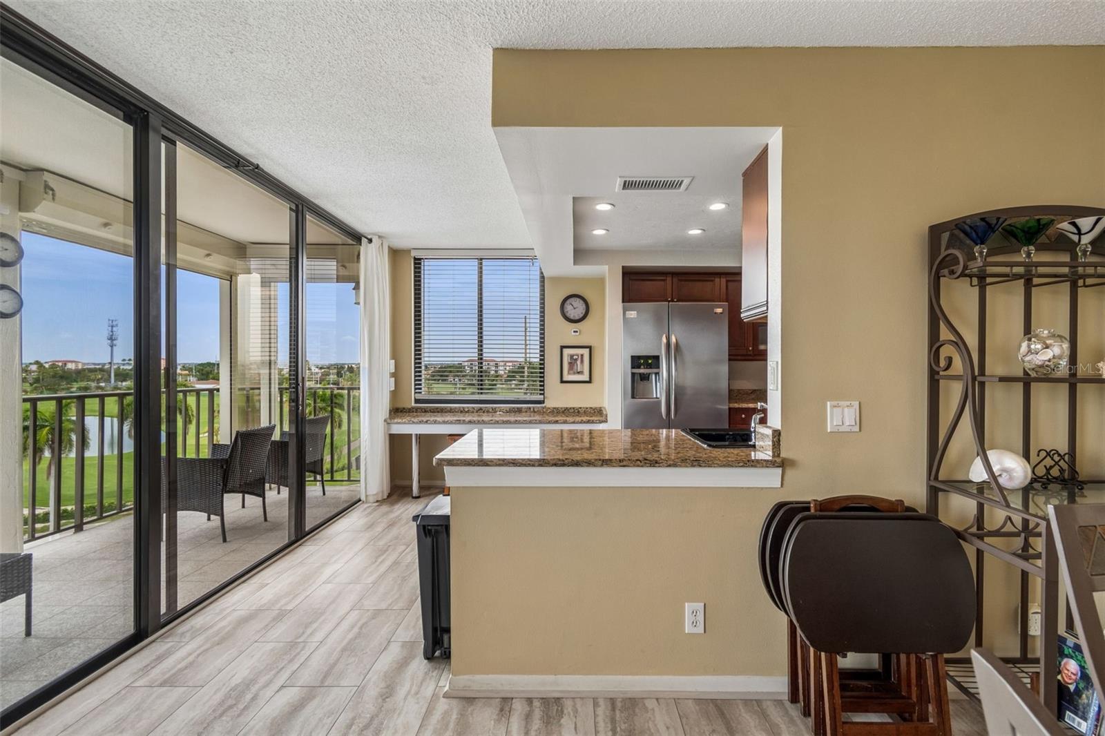 BAHIA DEL MAR I - Residential