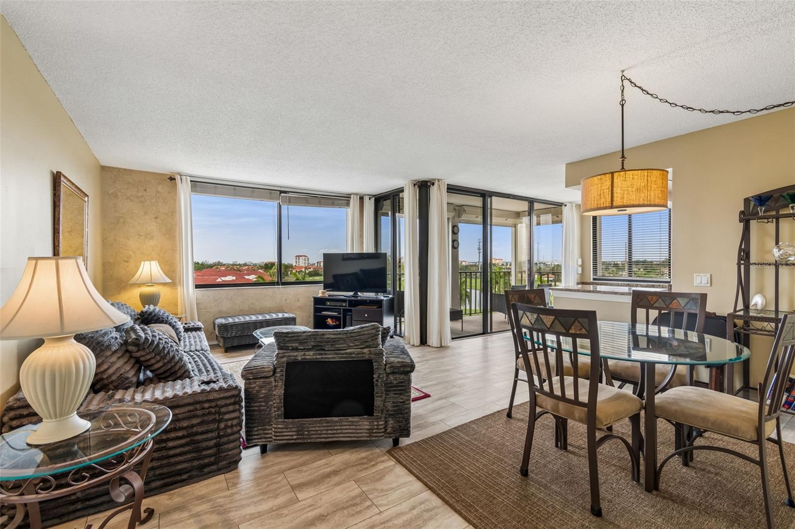 BAHIA DEL MAR I - Residential