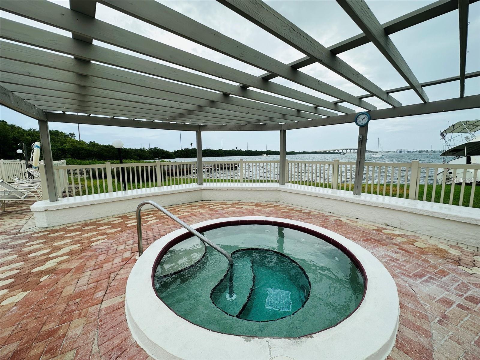 BAHIA DEL MAR I - Residential