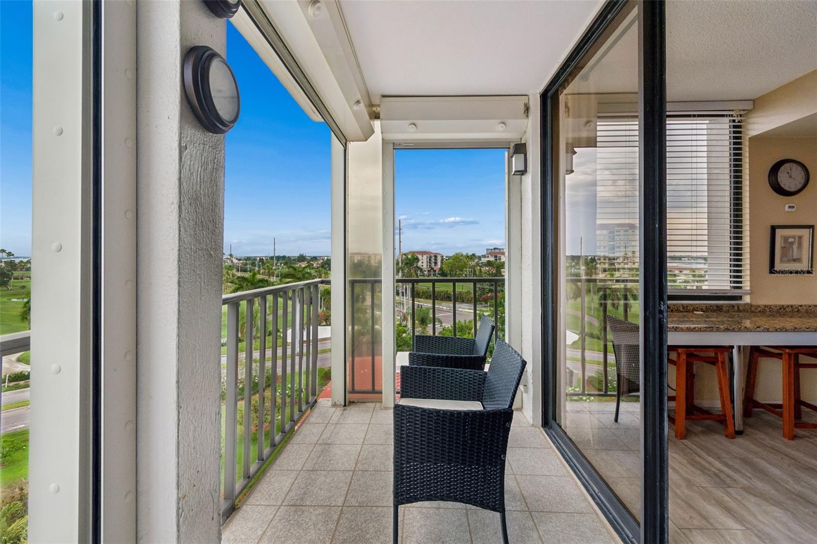 BAHIA DEL MAR I - Residential
