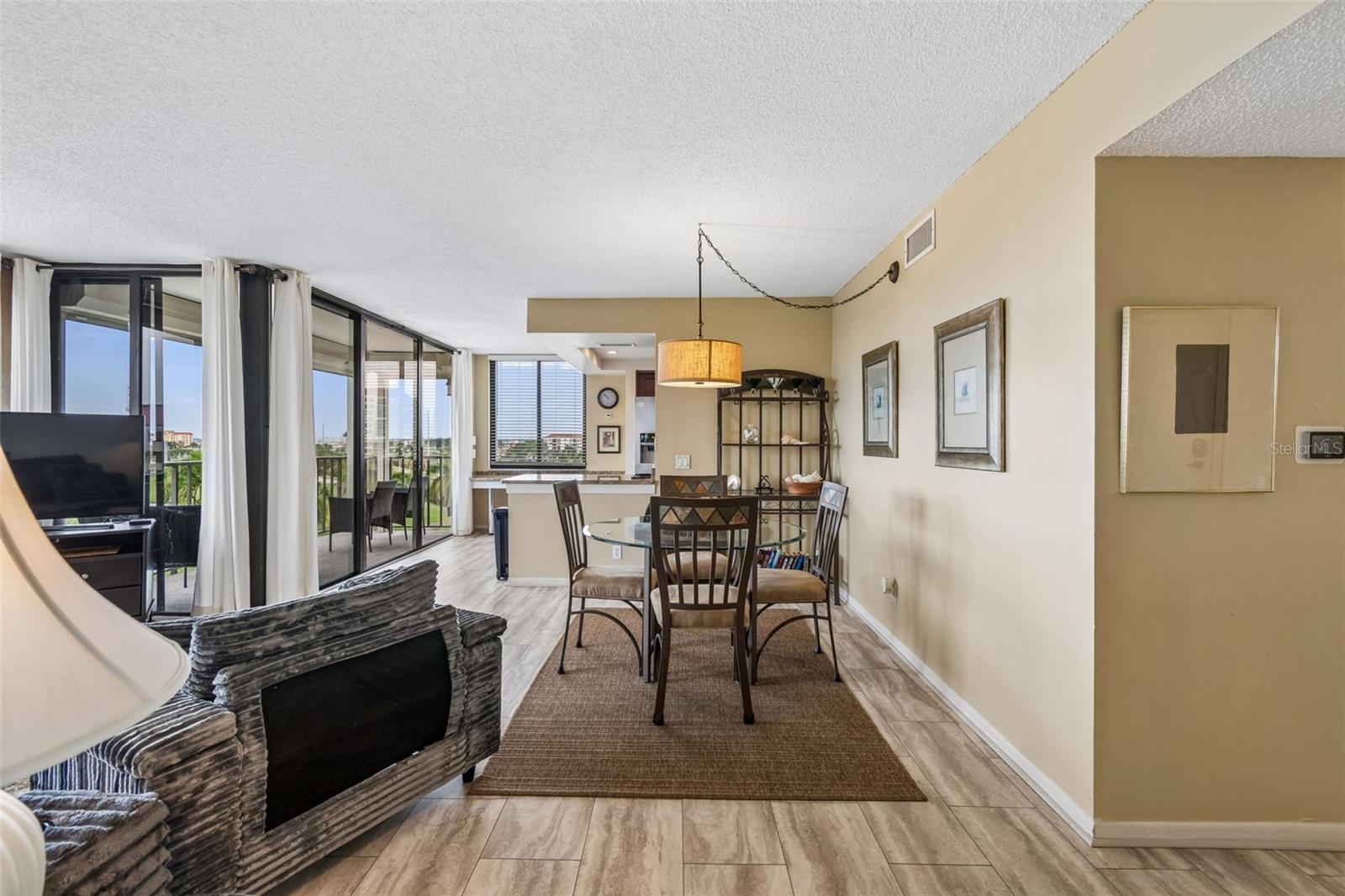 BAHIA DEL MAR I - Residential