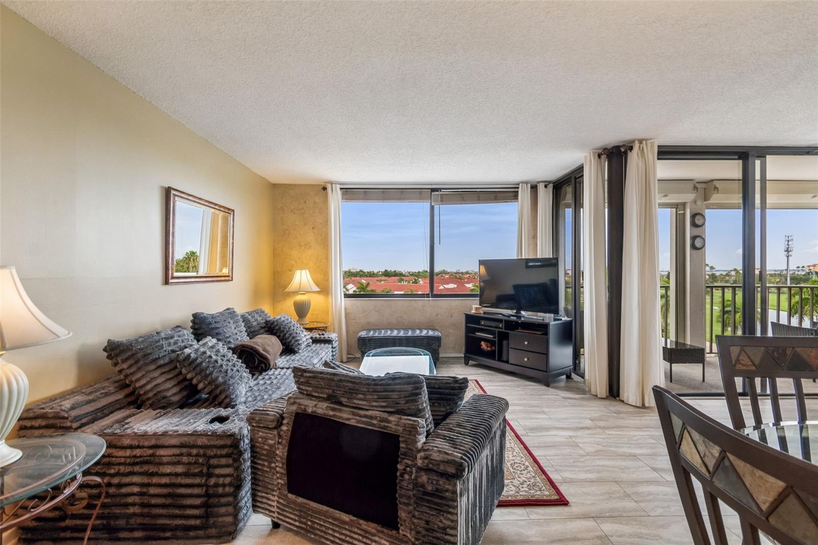 BAHIA DEL MAR I - Residential