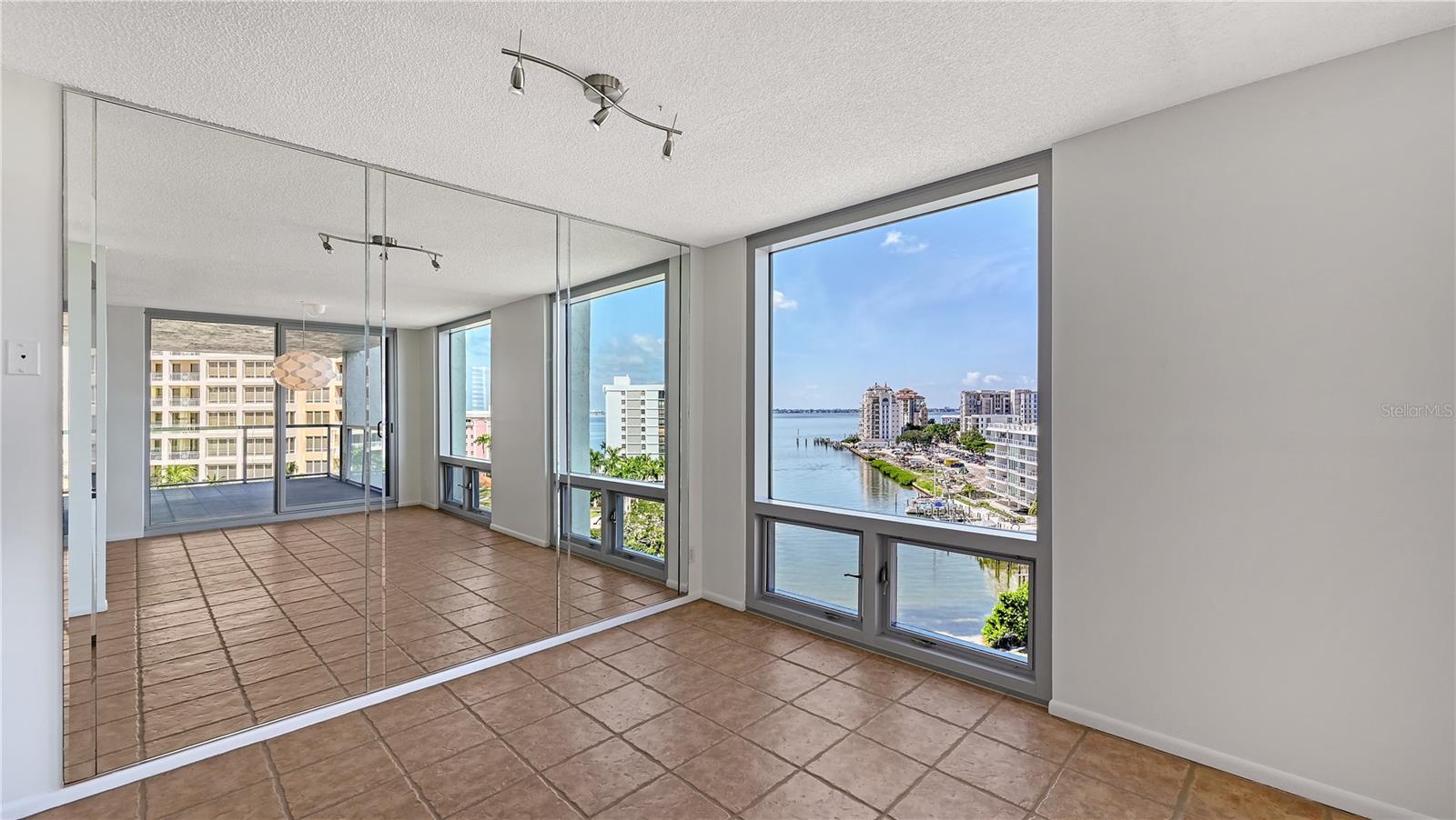 ONE WATERGATE - Residential