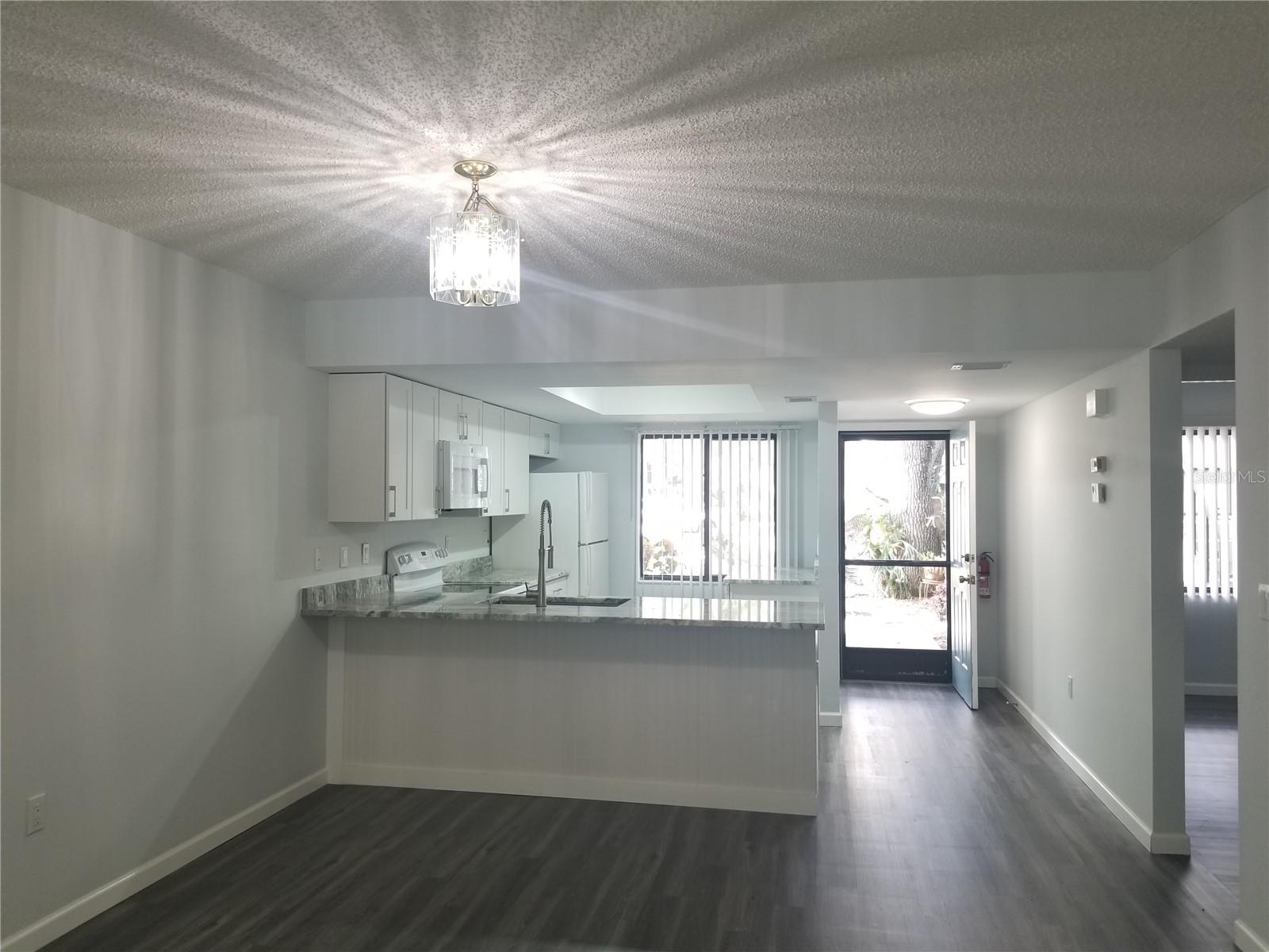 EAGLE CREEK I - Residential Lease