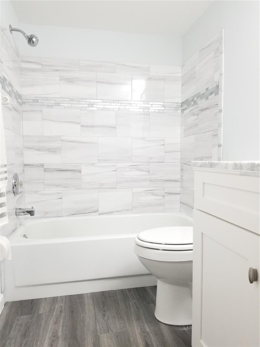 EAGLE CREEK I - Residential Lease