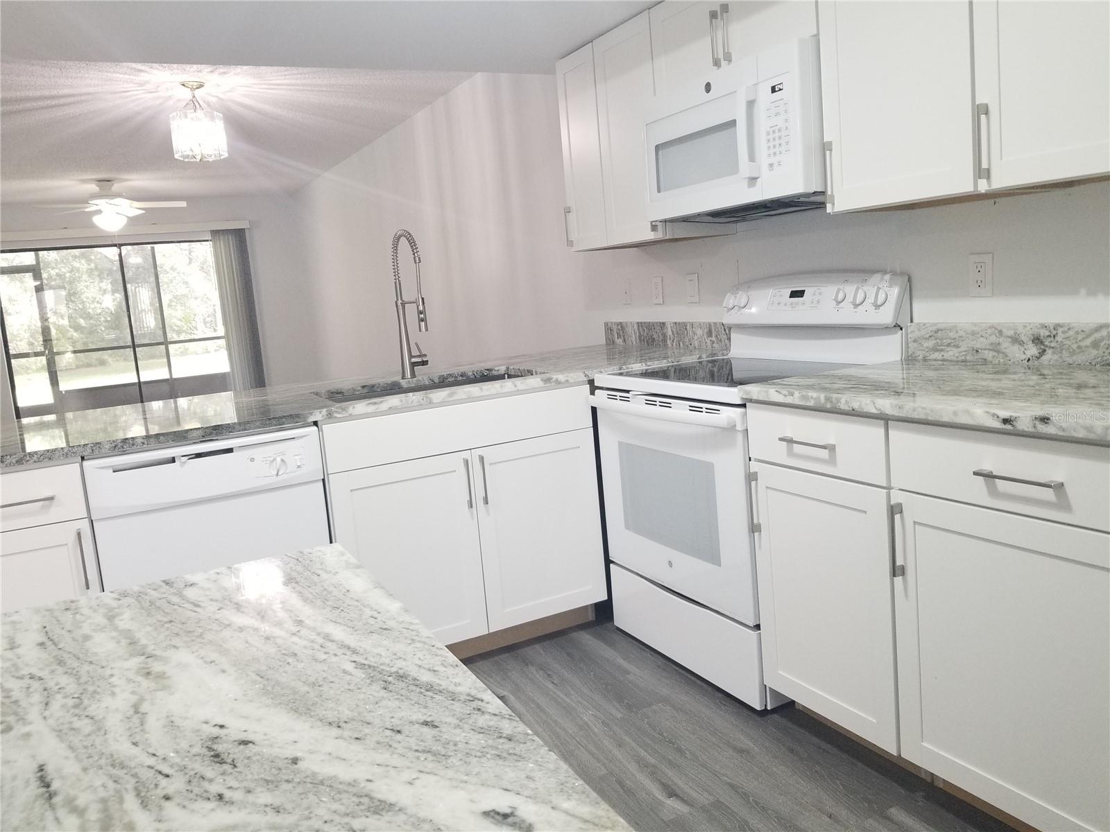 EAGLE CREEK I - Residential Lease