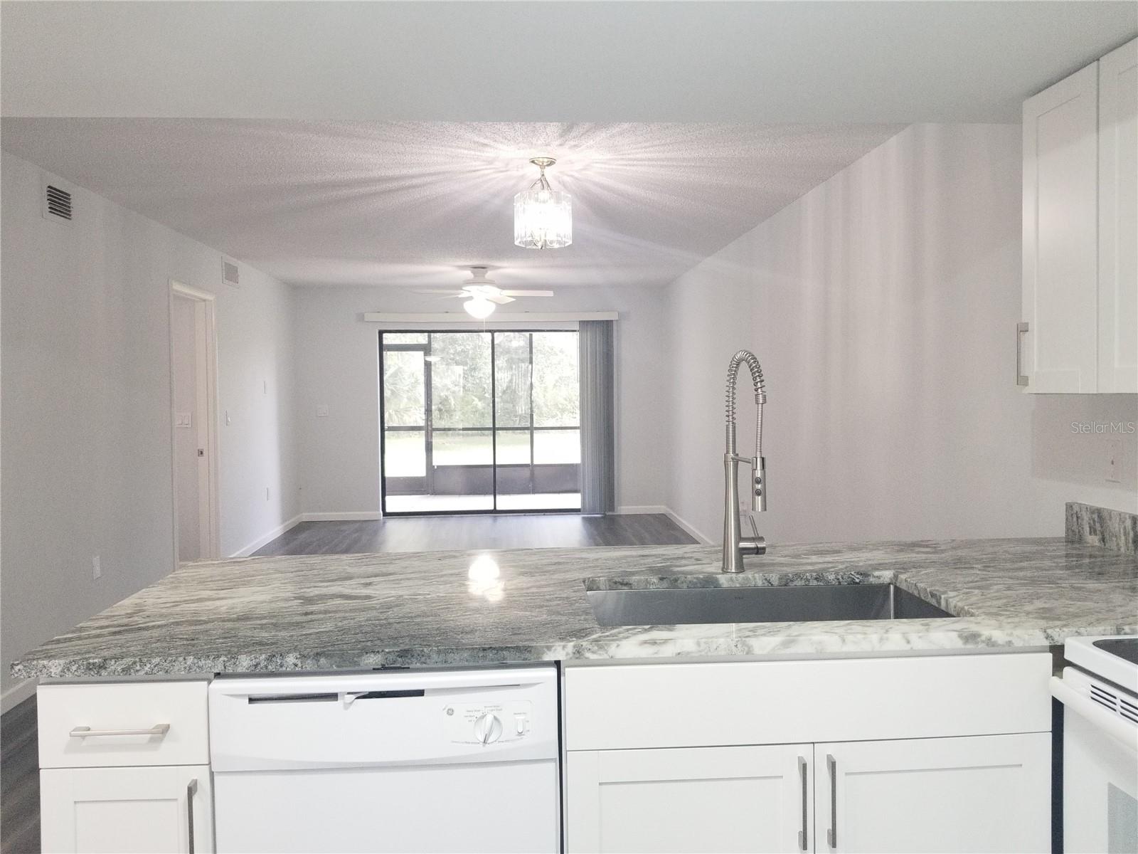 EAGLE CREEK I - Residential Lease