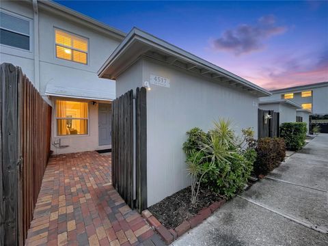 Property photo of 4517 W La Villa Lane, Tampa, FL 33611