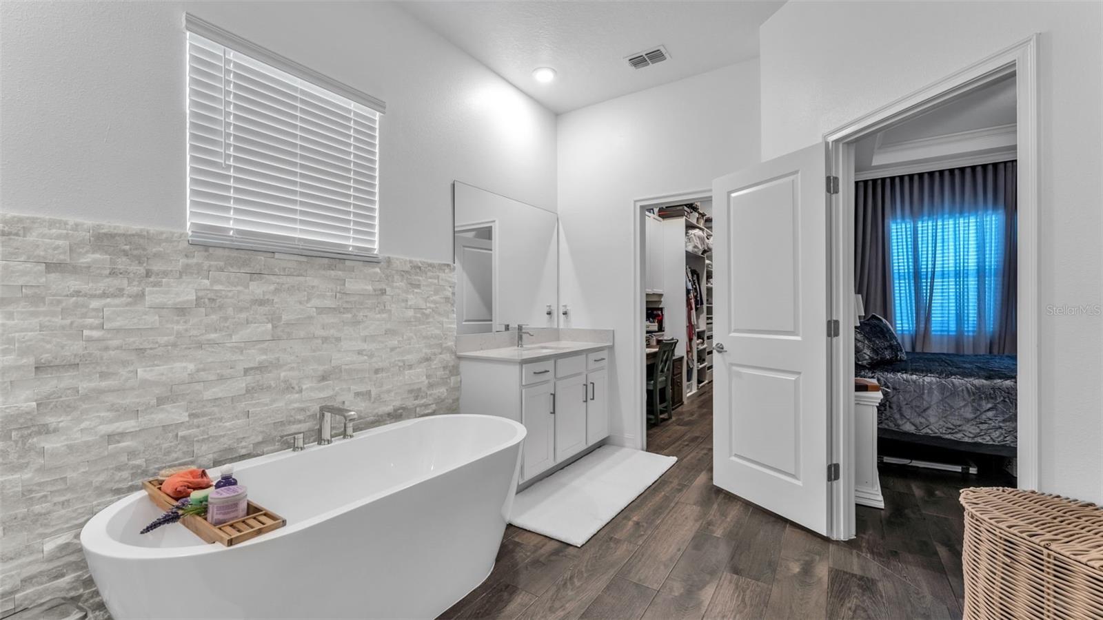 TRIPLE CRK VILLAGE R - Residential