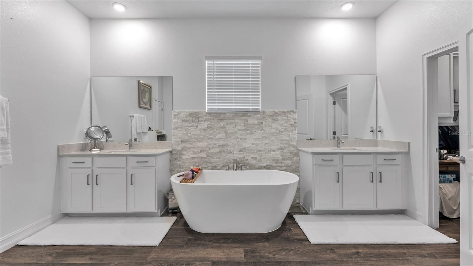 TRIPLE CRK VILLAGE R - Residential