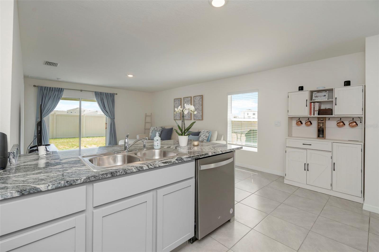 SUMMIT VIEW - Residential