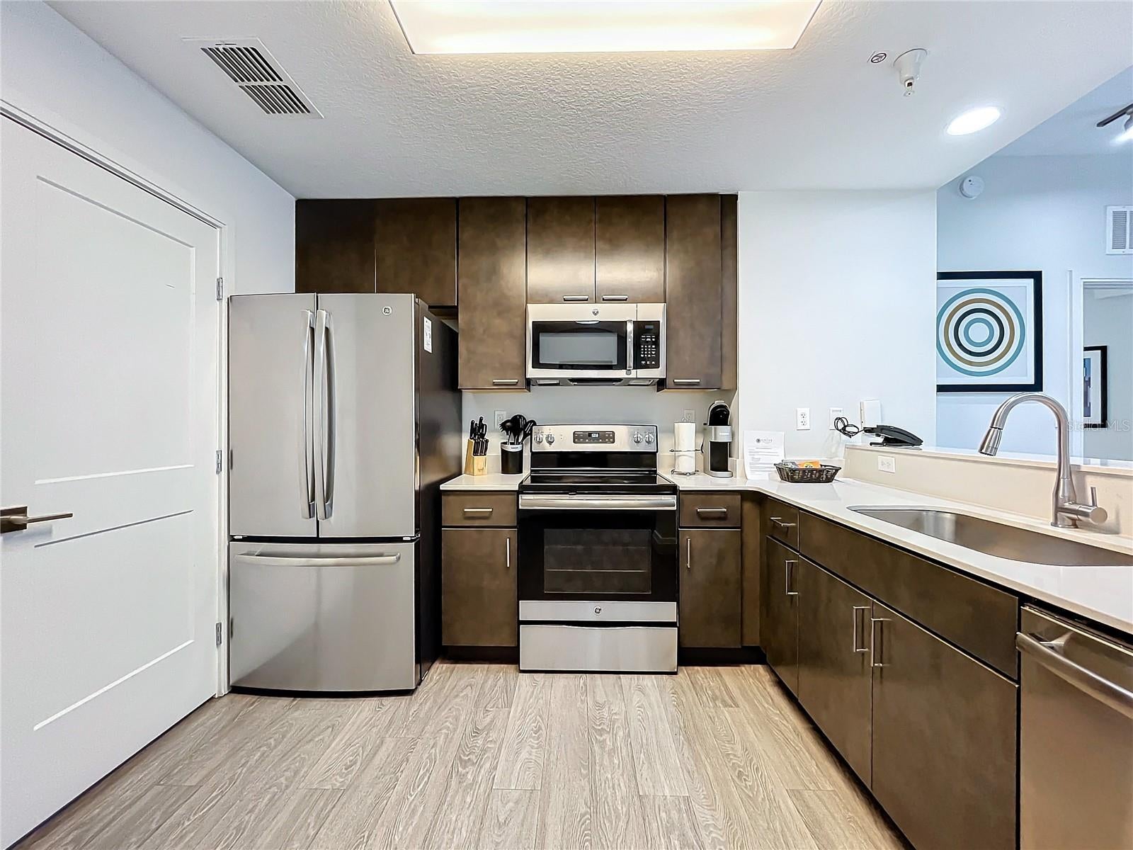 14501 GROVE RESORT AVENUE 3201