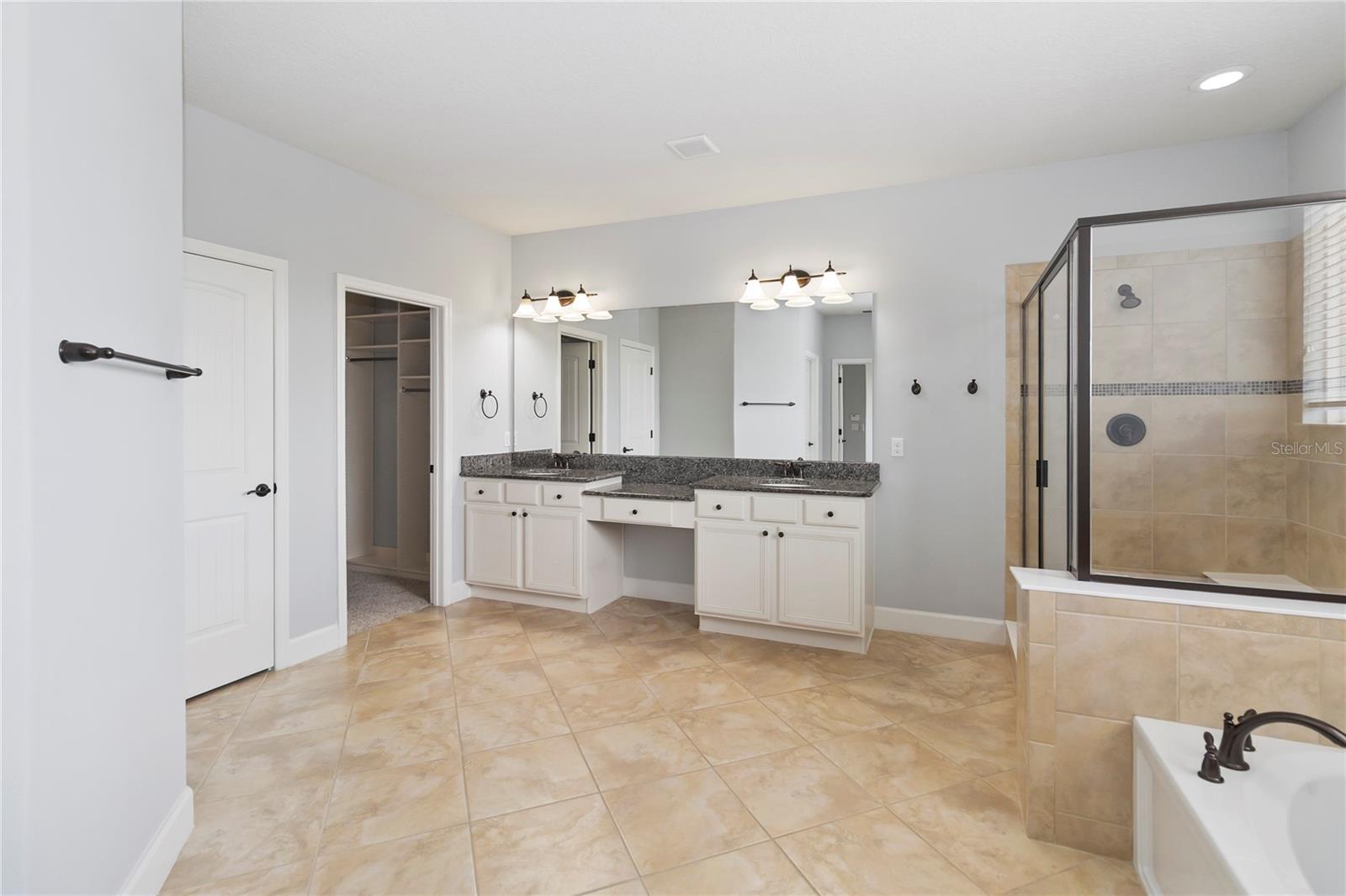 VILLAGEWALK/LK NONAE - Residential Lease