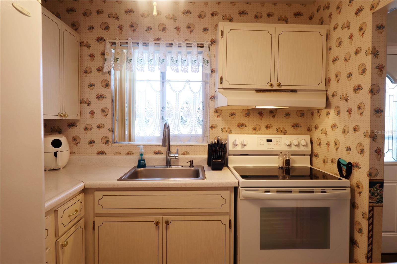 SECOND BAYSHORE CONDOMINIUM - Residential