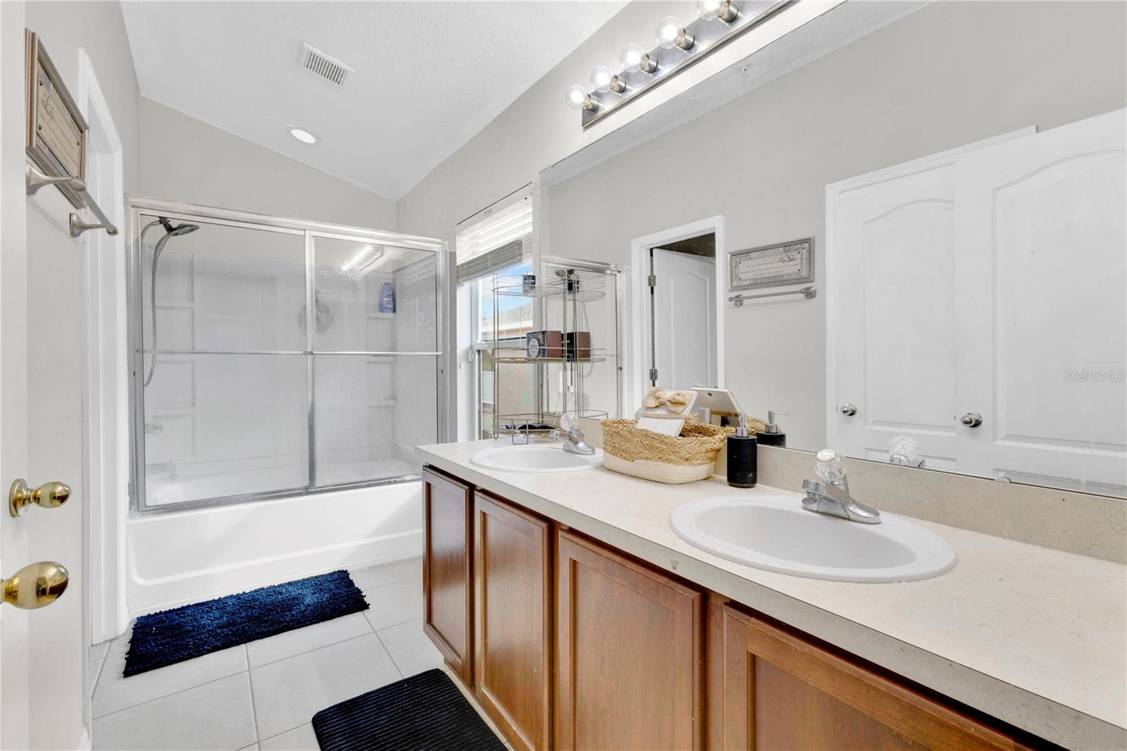 VILLAS/EAST PARK - Residential