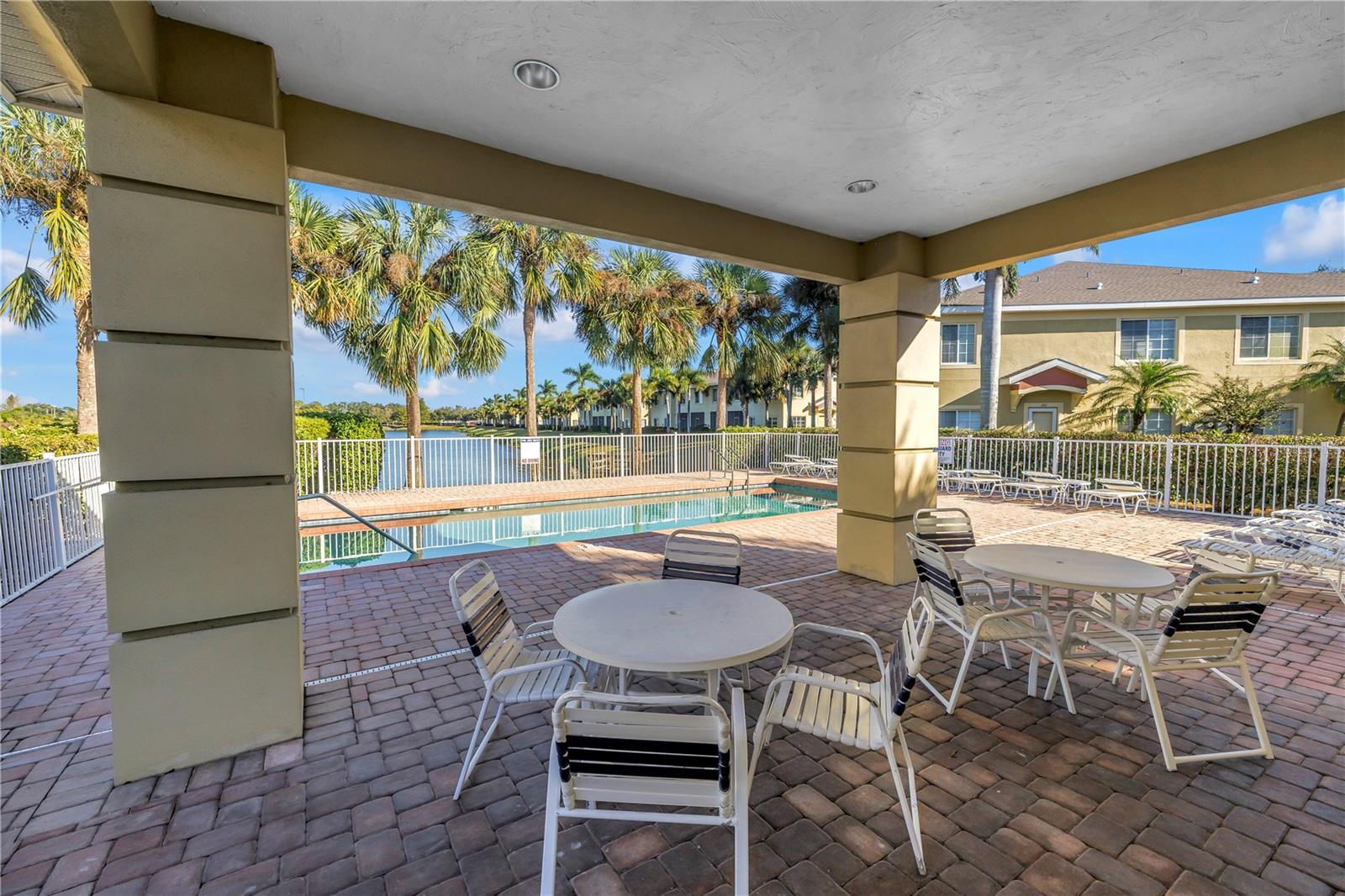 LAKESIDE VILLAGE TOWNHOME - Residential