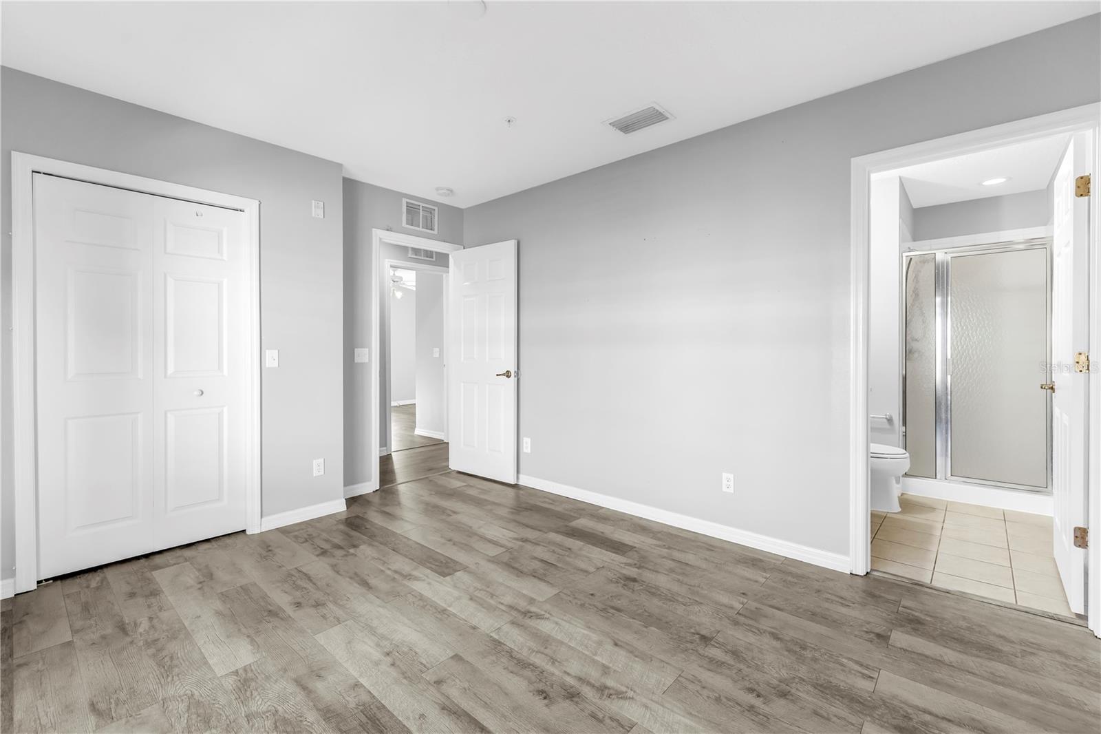 LAKESIDE VILLAGE TOWNHOME - Residential