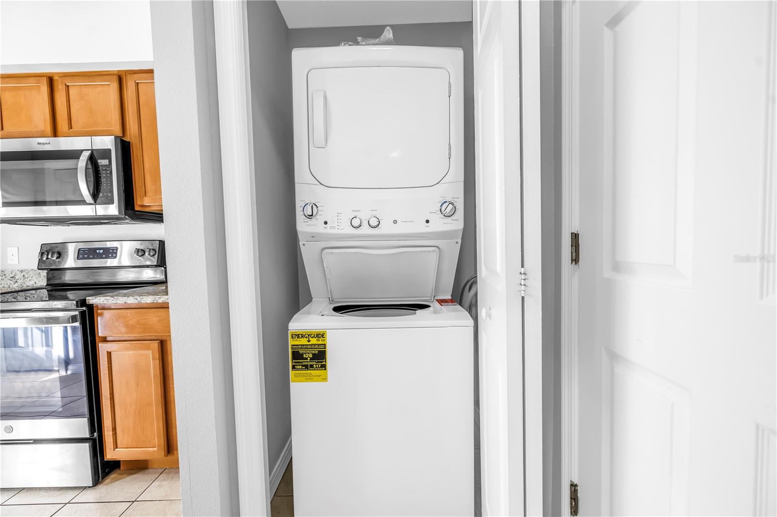 LAKESIDE VILLAGE TOWNHOME - Residential