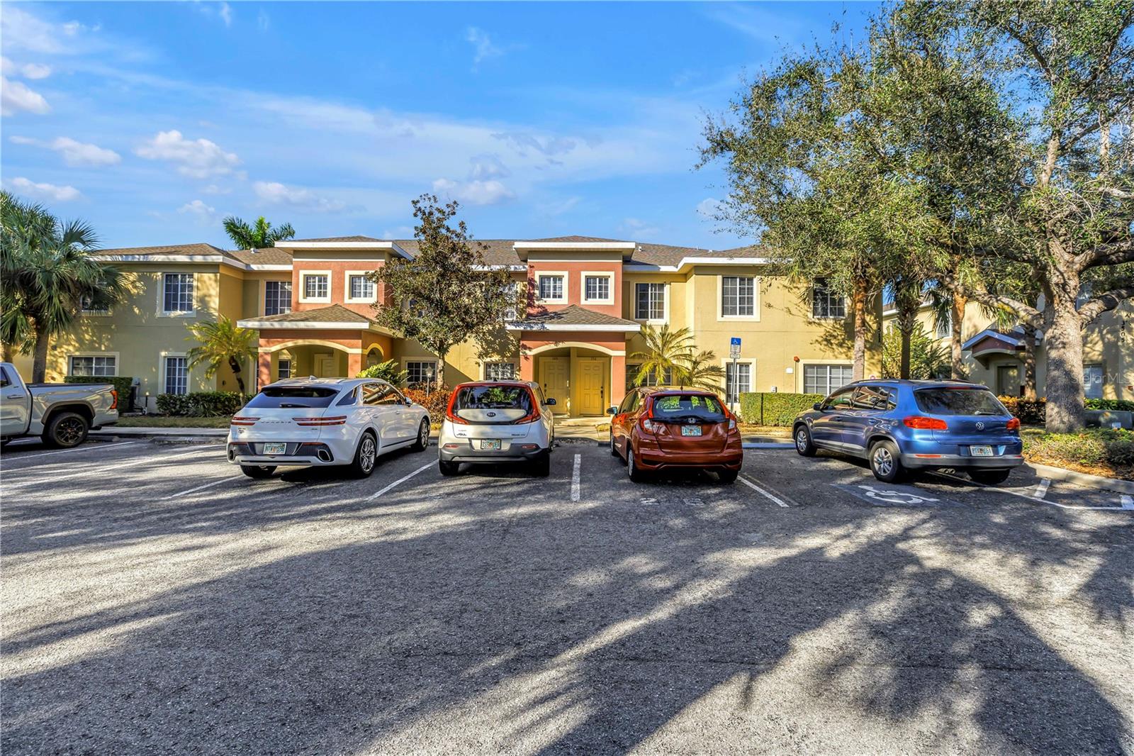 LAKESIDE VILLAGE TOWNHOME - Residential