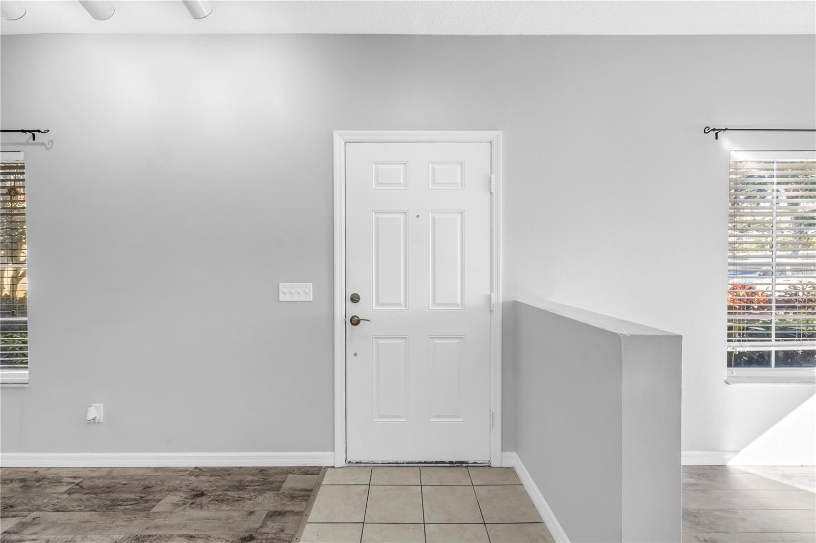 LAKESIDE VILLAGE TOWNHOME - Residential