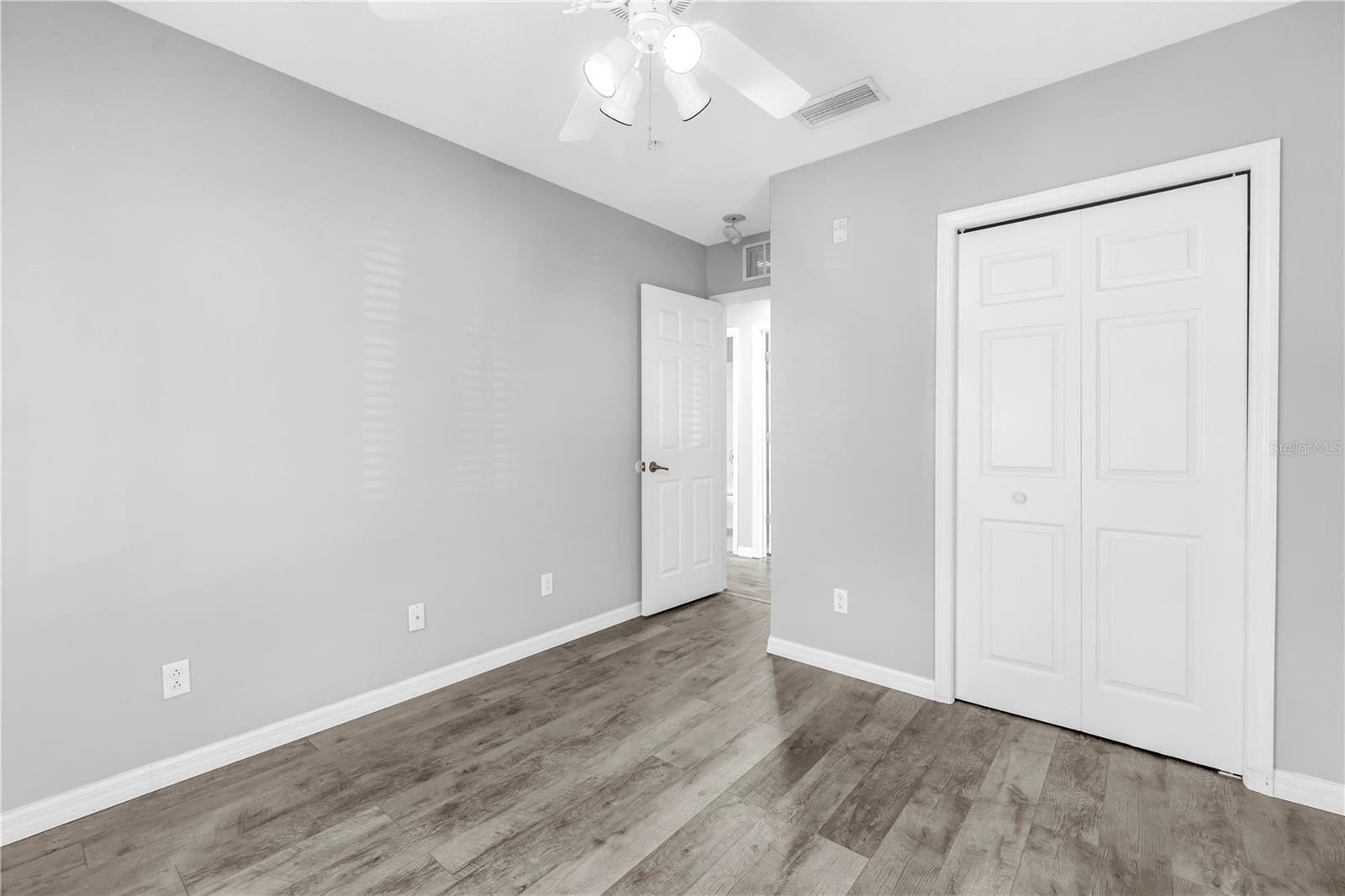 LAKESIDE VILLAGE TOWNHOME - Residential