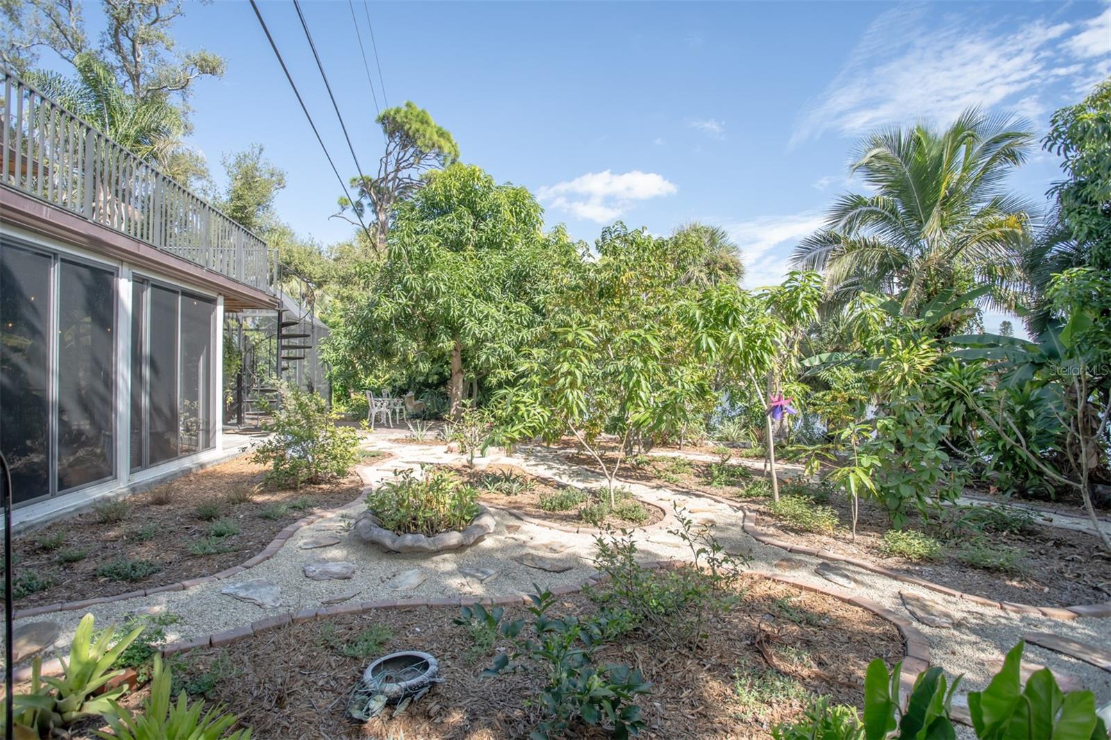 SOUTH VENICE - Residential