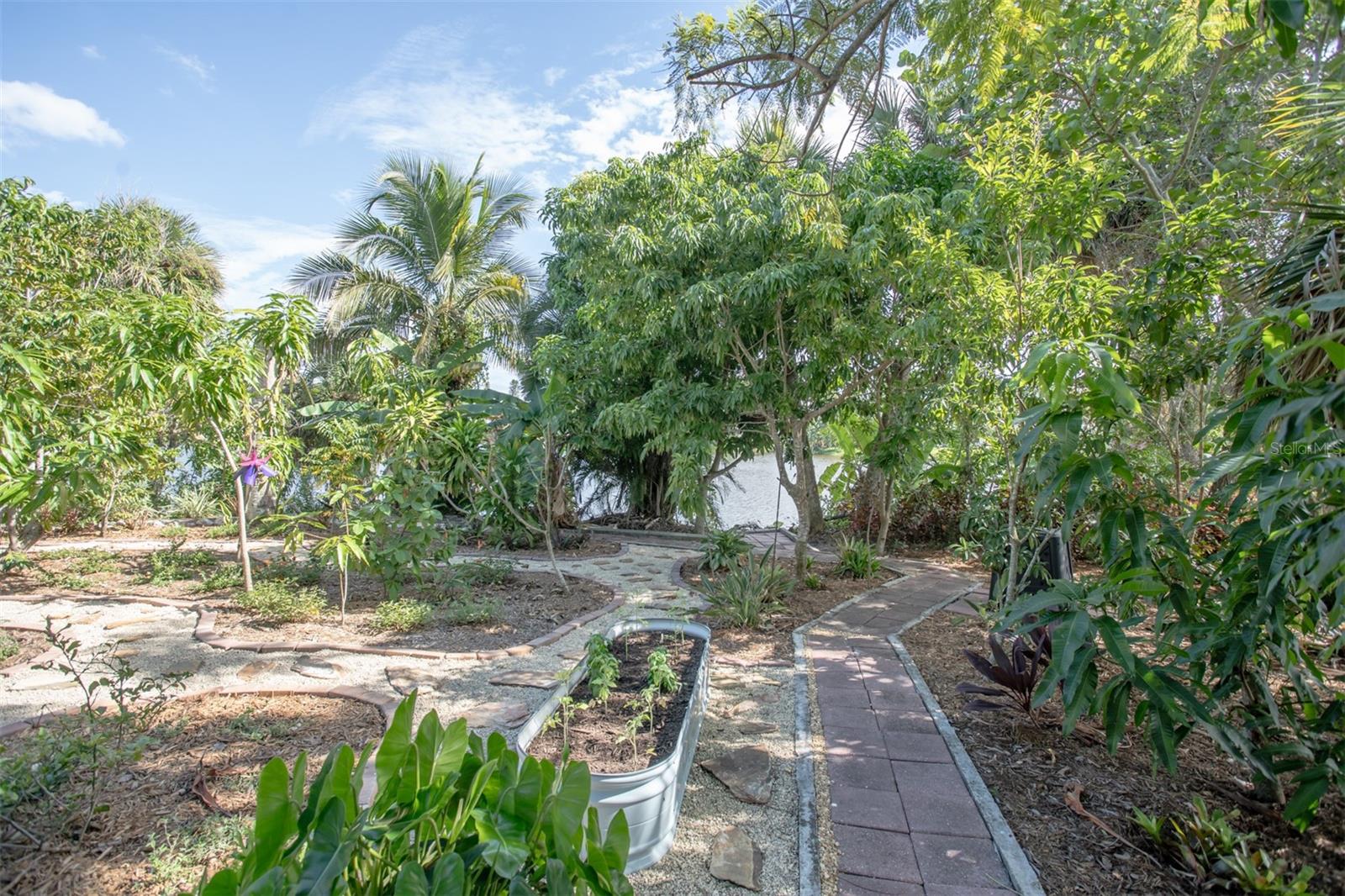 SOUTH VENICE - Residential