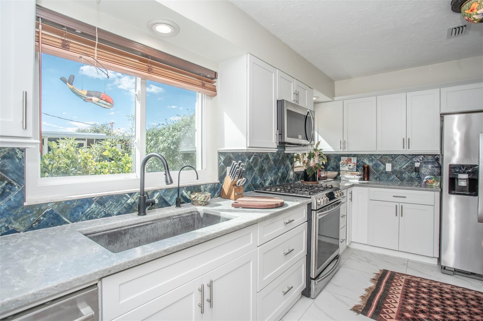 SOUTH VENICE - Residential