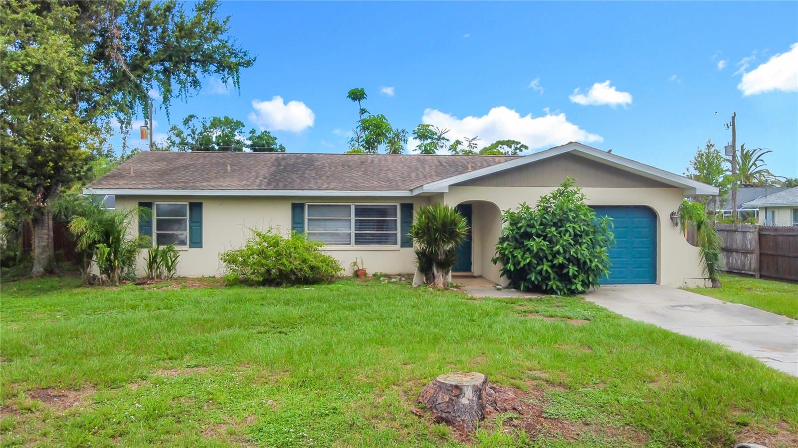 Looking for that perfect location close to the Beach but not in a Flood Zone. This adorable 2 bedroom, 2 bath home is what you've been looking for. 5 minutes to Manasota Beach! It features Tile flooring throughout. Includes a washer and dryer. There is a single car garage . Great backyard space for guests, pets and parties. You can join the South Venice Association for a minimal fee and use the Boat ramp or Ferry out to the key and they also have new Pickleboard courts