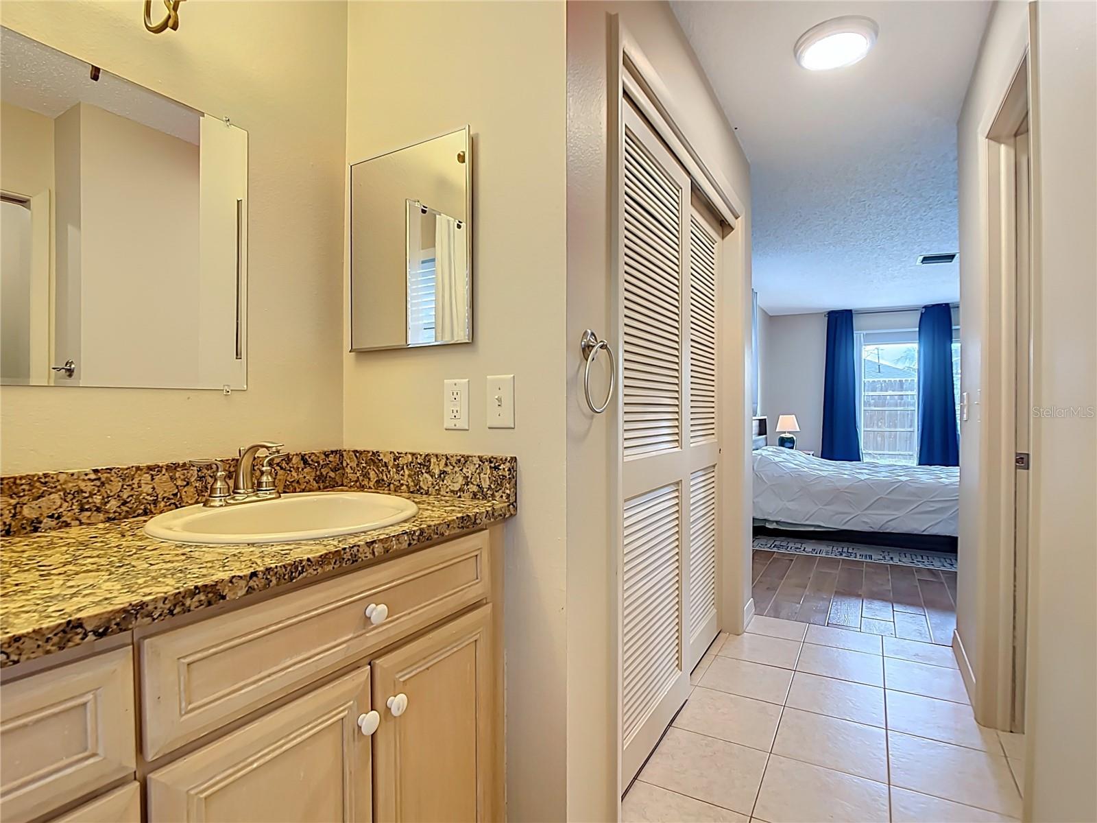 SOUTH VENICE - Residential