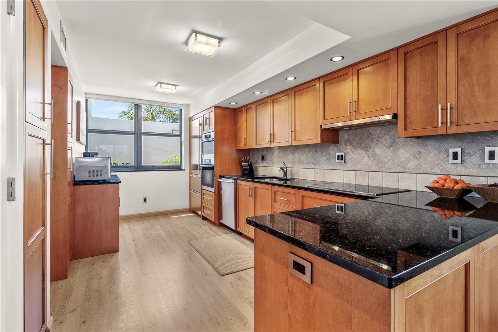 BAYPORT BCH & TEN PH E - Residential Lease