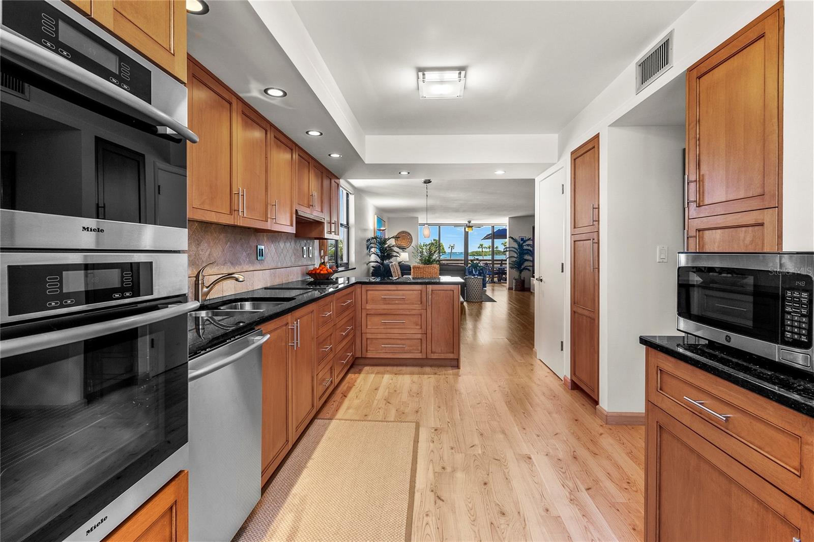 BAYPORT BCH & TEN PH E - Residential Lease