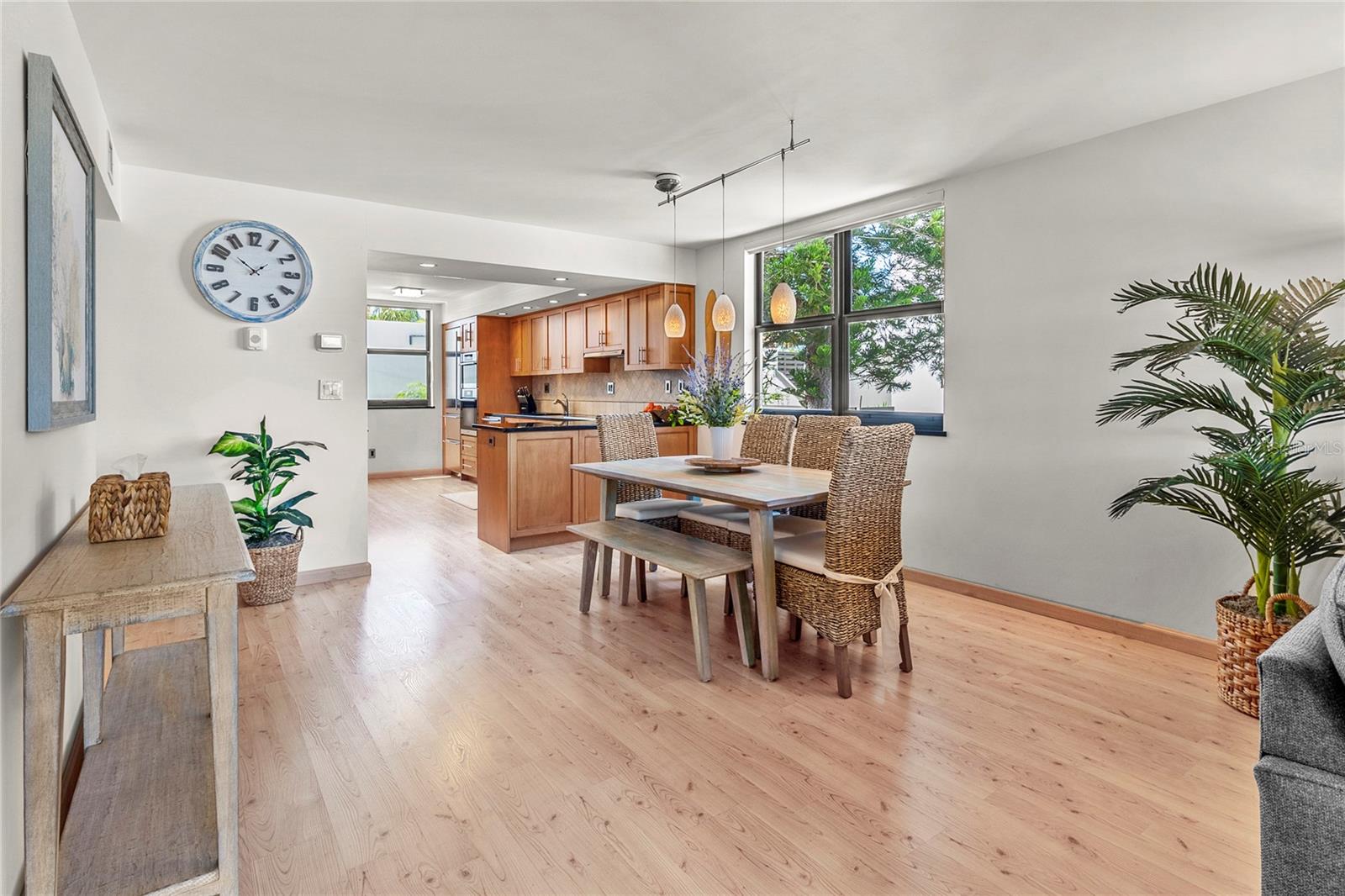 BAYPORT BCH & TEN PH E - Residential Lease