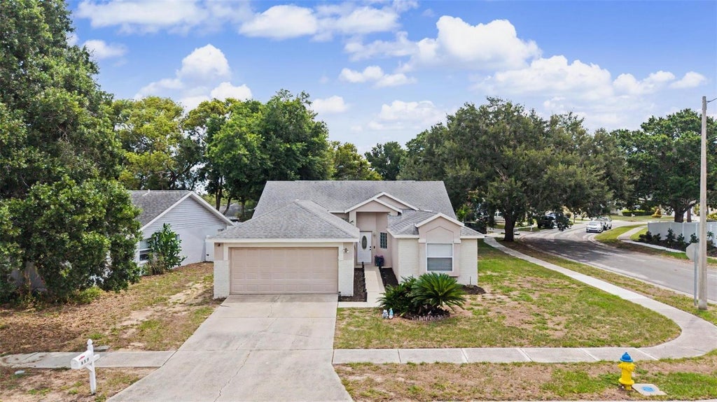 Photo of 655 Sand Ridge Drive, Valrico, FL 33594 (MLS # TB8516957)