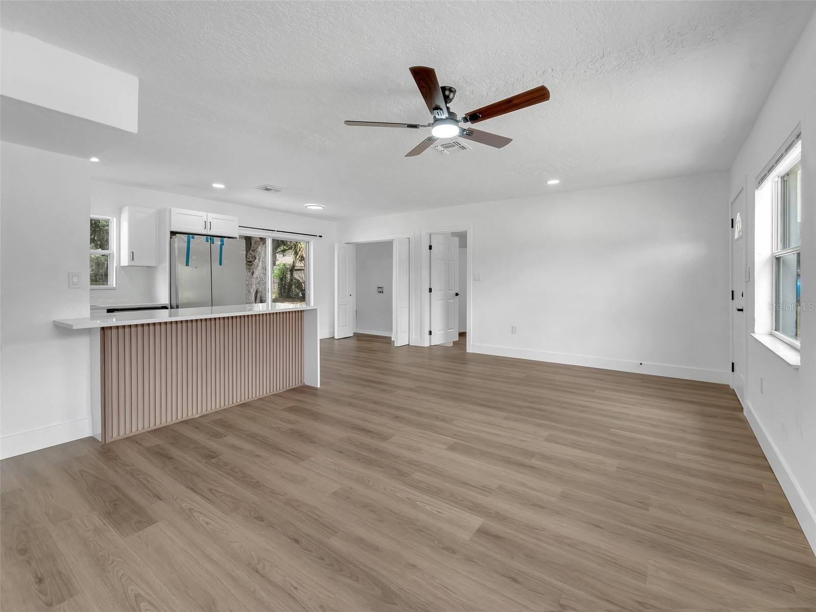 PEACH LAKE MANOR - Residential