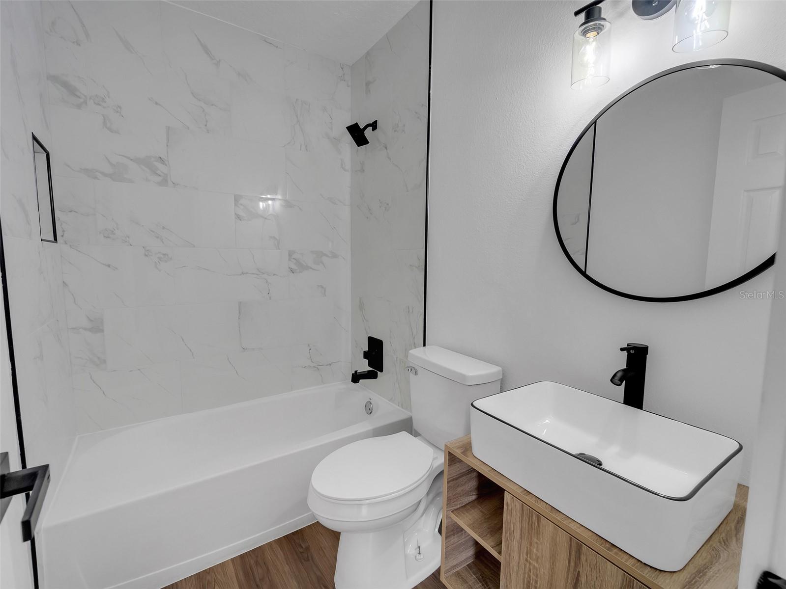 PEACH LAKE MANOR - Residential