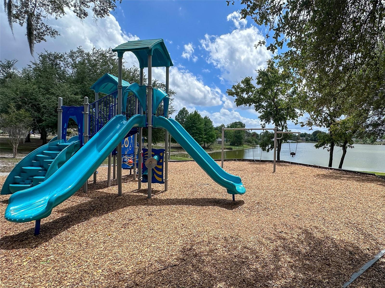 PEACH LAKE MANOR - Residential