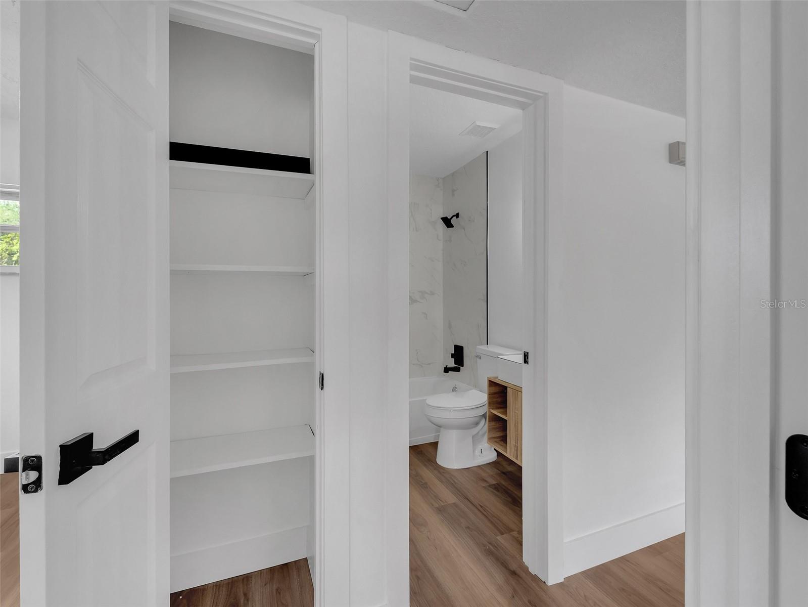 PEACH LAKE MANOR - Residential