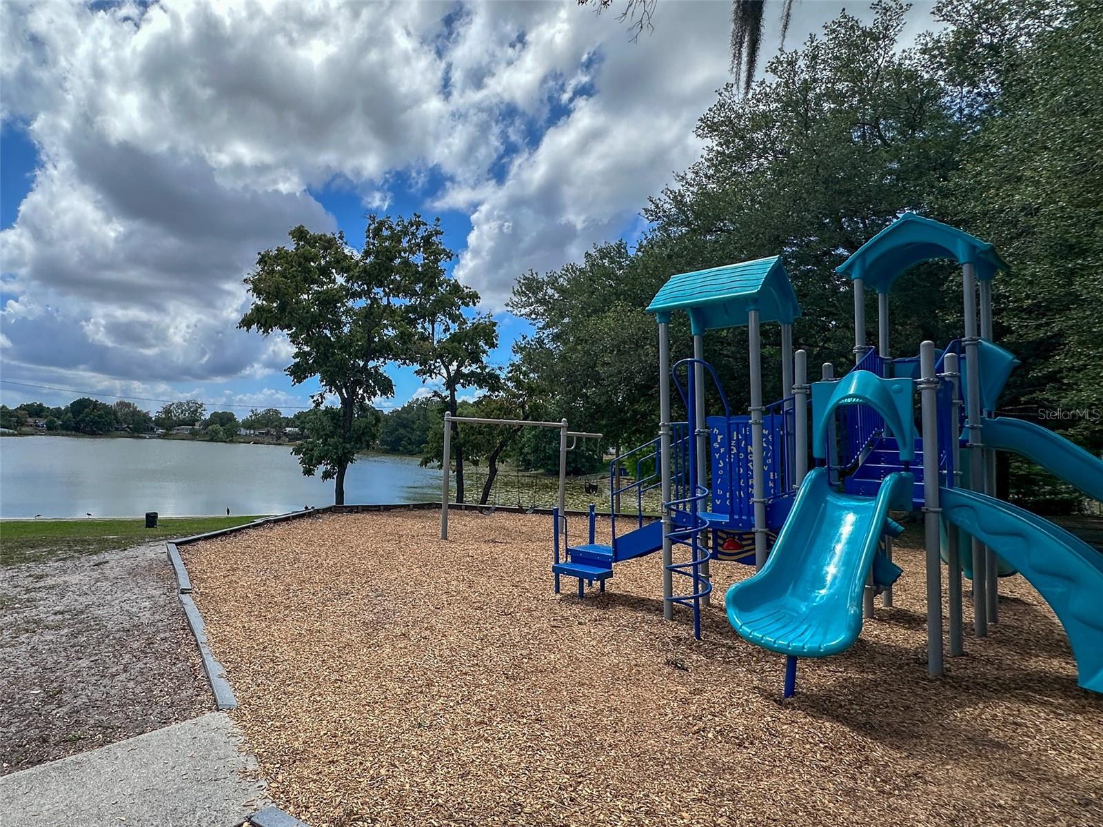 PEACH LAKE MANOR - Residential