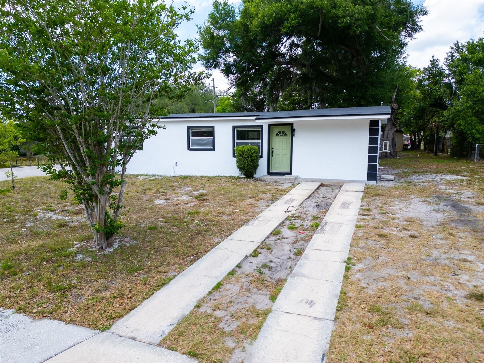 PEACH LAKE MANOR - Residential