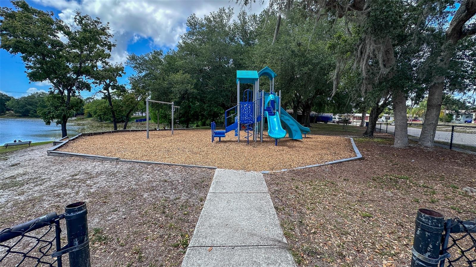 PEACH LAKE MANOR - Residential