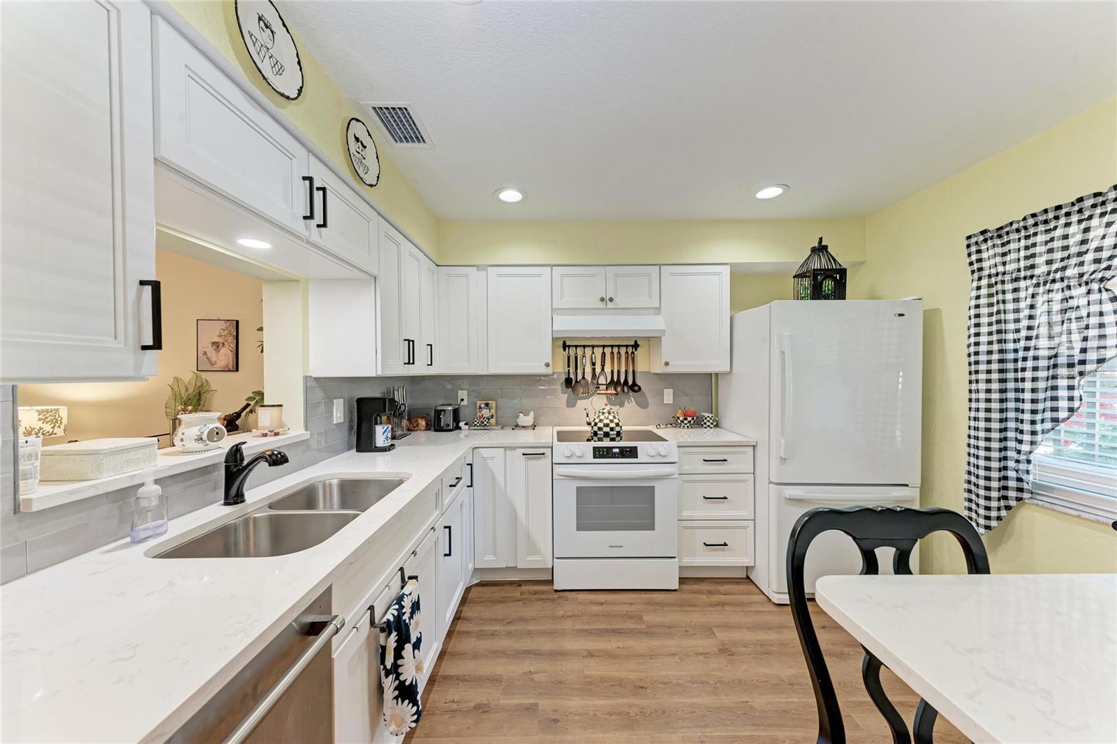 BAYSHORE VILLAGE I - Residential