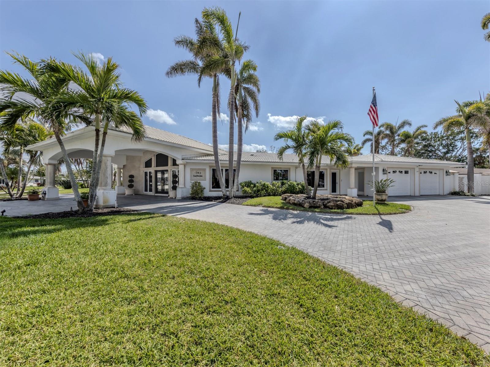 701 LAGUNA DRIVE