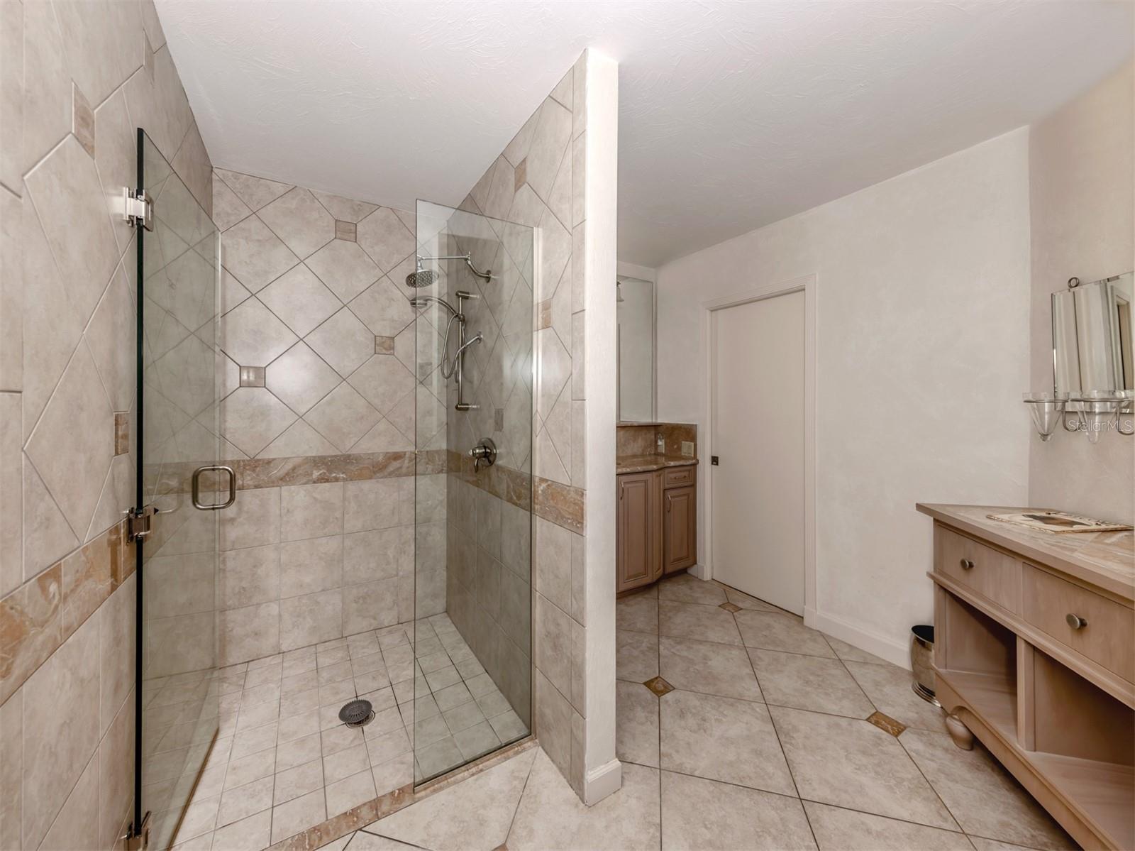 VENICE GULF VIEW REP - Residential