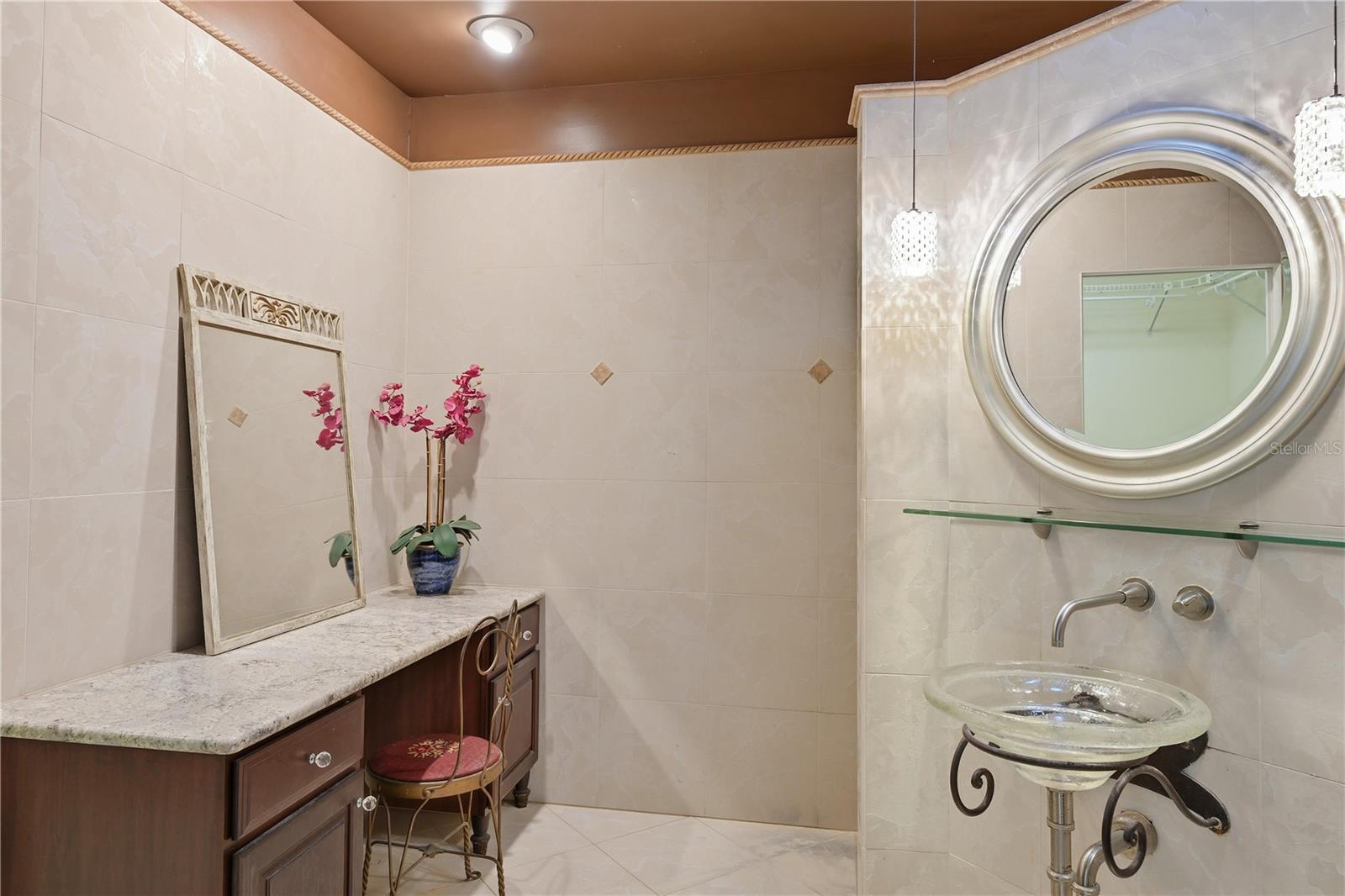 MORELAND HILLS - Residential