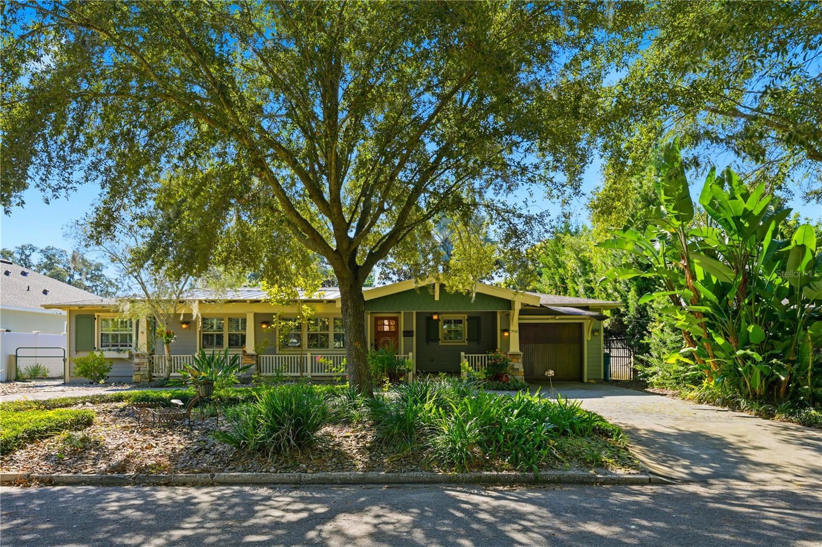 MORELAND HILLS - Residential