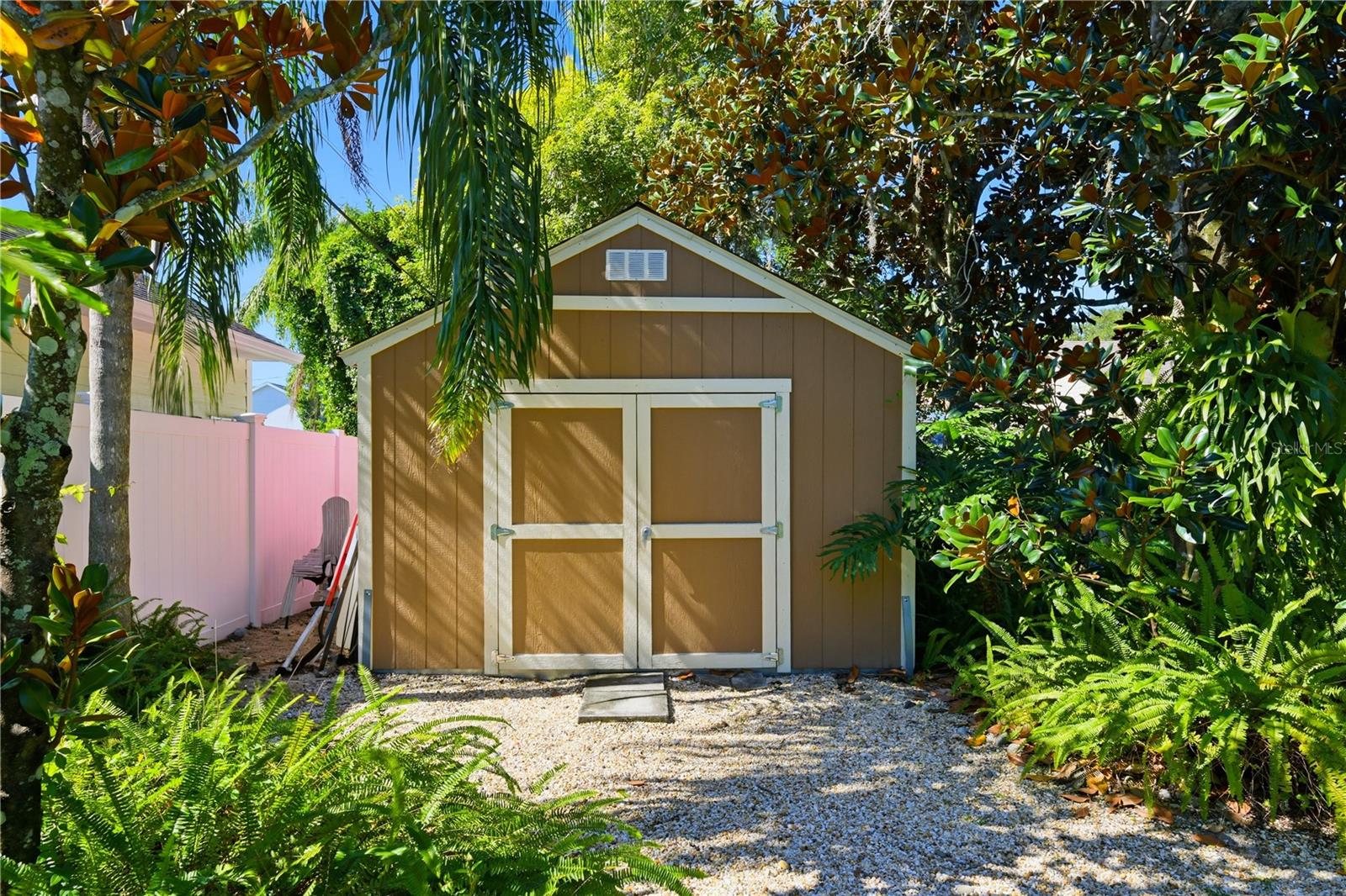 MORELAND HILLS - Residential